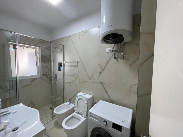 Tirane, shes apartament 1+1+Ballkon Kati 5, 68 m² 75.000 € (Fresk)