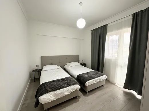 Tirane, jepet me qera apartament 2+1+Ballkon Kati 8, 91 m² 900 € (Komuna e Parisist)