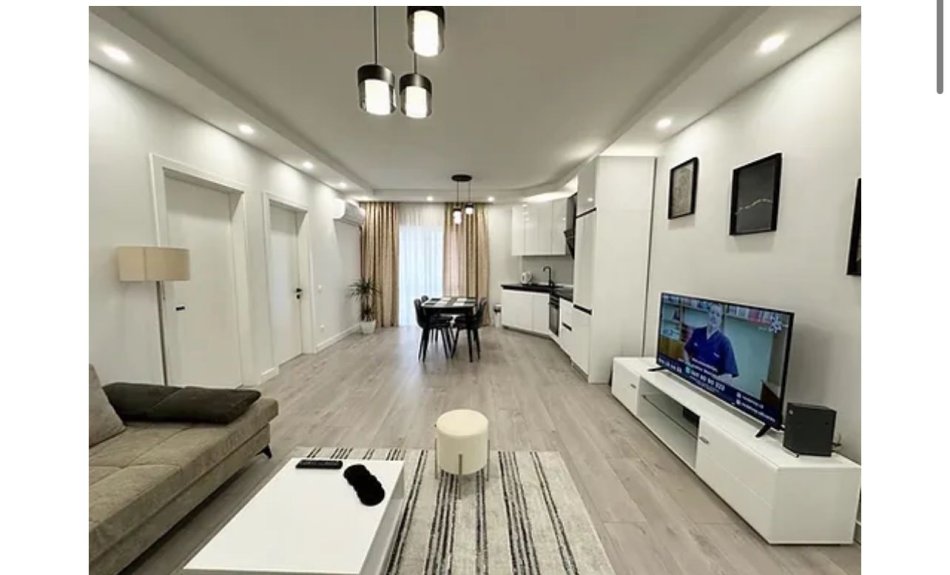 Tirane, jepet me qera apartament 2+1+Ballkon Kati 8, 91 m² 900 € (Komuna e Parisist)