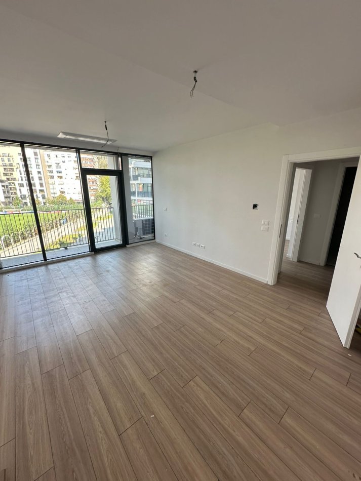 Tirane, jepet me qera ambjent biznesi Kati 2, 62 m² 700 € (Rruga e Kosovareve)