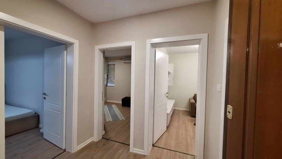Tirane, jepet me qera apartament 3+1 Kati 2, 100 m² 600 € 