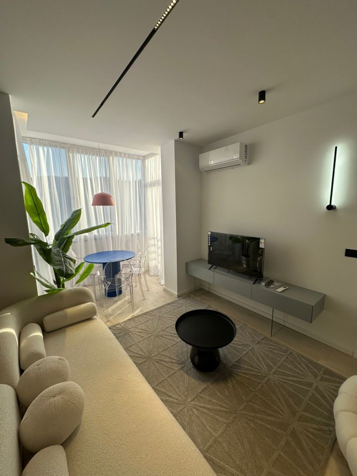 Tirane, shitet apartament 1+1 Kati 5, 49 m² 141.000 € (Komuna e Parisit)