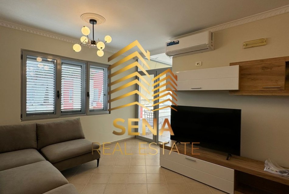 Tirane, jepet me qera apartament 3+1+Ballkon Kati 5, 100 m² 650 € (Rruga Muhamed Deliu)