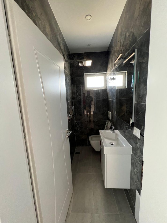 Tirane, shitet Vile 2 Katshe , 380 m² 219.000 €