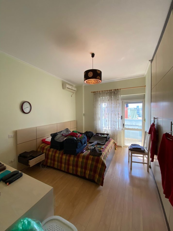 Tirane, jepet me qera apartament 2+1+2, Kati 7, 100 m² 750 € (PAZARI I RI, SHESHI AVNI RUSTEMI)