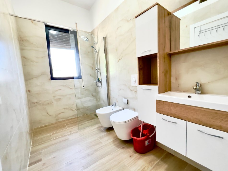 Kodra e Diellit, qira apartament 3+1+2, 800 €