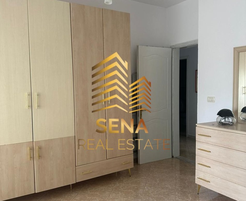 Tirane, jepet me qera apartament 2+1+Ballkon Kati 4, 110 m² 650 € (Rruga Asan Alla)