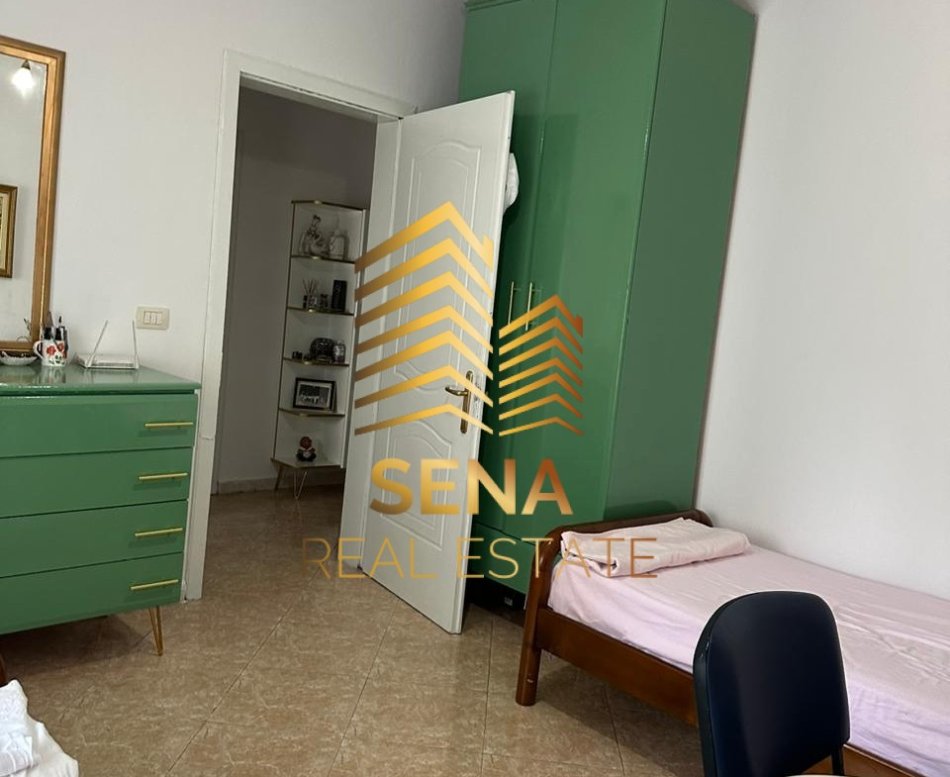 Tirane, jepet me qera apartament 2+1+Ballkon Kati 4, 110 m² 650 € (Rruga Asan Alla)