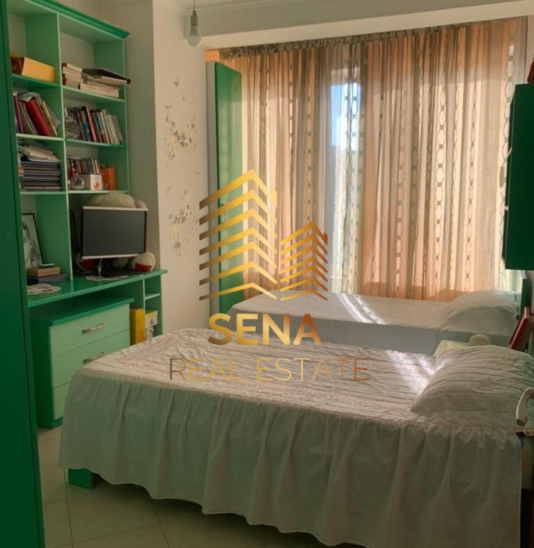 Tirane, shitet apartament 2+1+Ballkon Kati 6, 98 m² 125.000 € (Rruga Loni Ligori)