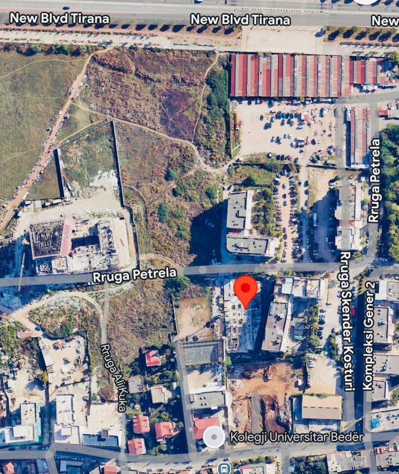 Bulevardi i Ri, shiten garazhe me CMIM OKAZION Kati -1 dhe -2 (Rruga Petrela)