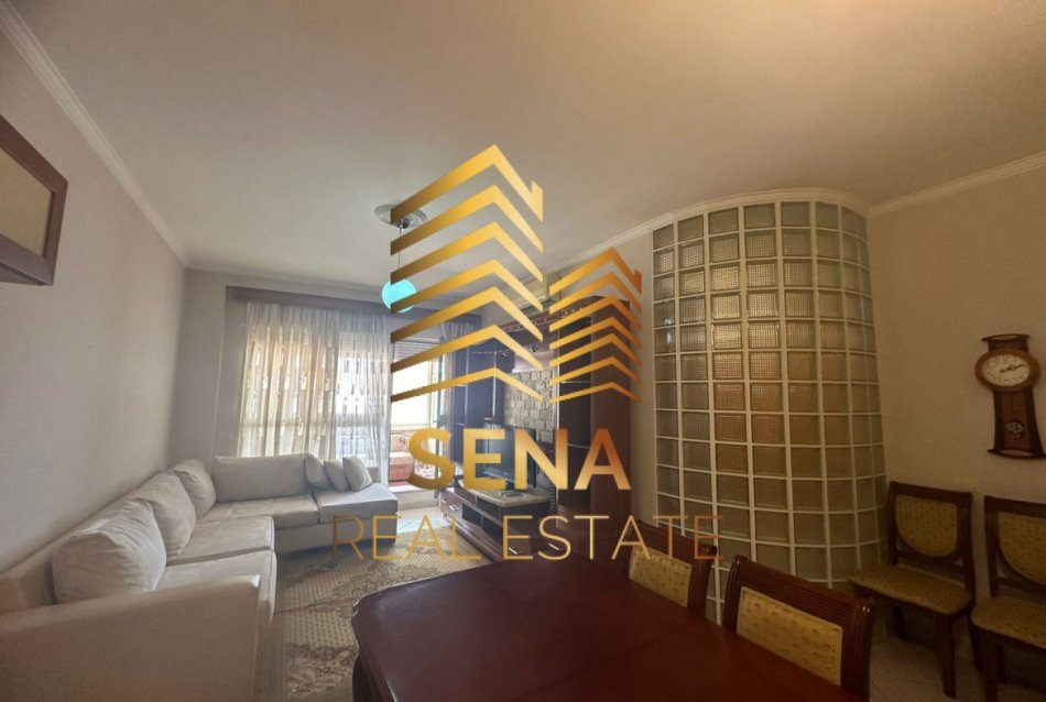 Tirane, jepet me qera apartament 2+1+Ballkon Kati 2, 110 m² 650 € (Rruga Don Bosko)