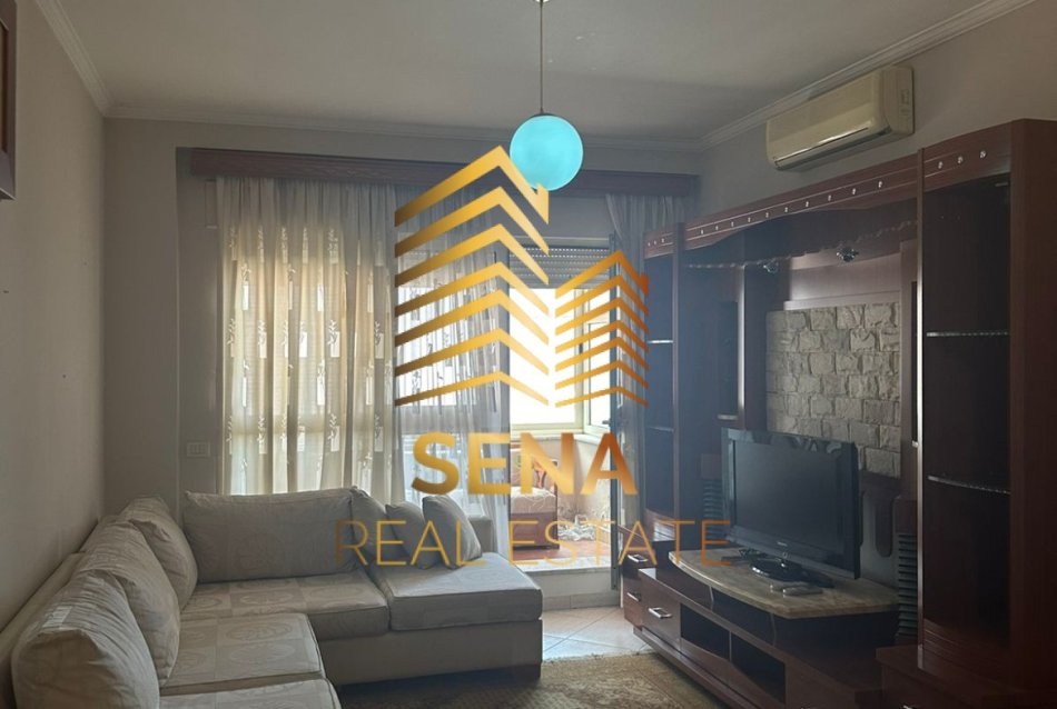 Tirane, jepet me qera apartament 2+1+Ballkon Kati 2, 110 m² 650 € (Rruga Don Bosko)