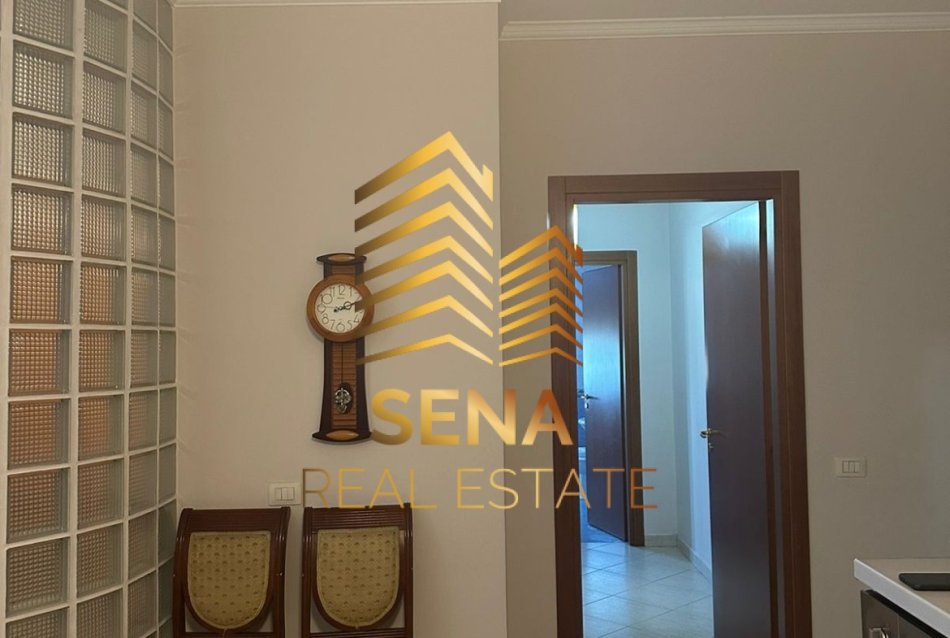 Tirane, jepet me qera apartament 2+1+Ballkon Kati 2, 110 m² 650 € (Rruga Don Bosko)