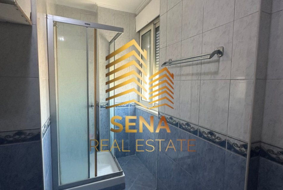 Tirane, jepet me qera apartament 2+1+Ballkon Kati 2, 110 m² 650 € (Rruga Don Bosko)