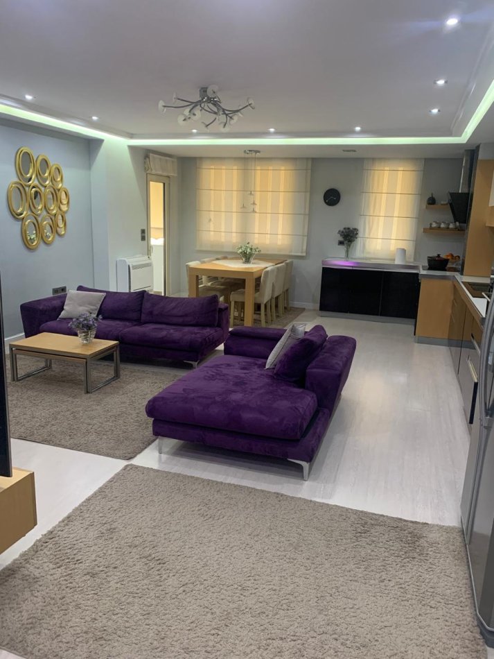 Tirane, jepet me qera apartament 2+1. Kati 4. Sip 110 m². Cmimi 600 Euro. (Yzberisht afer me Eco Marketin).