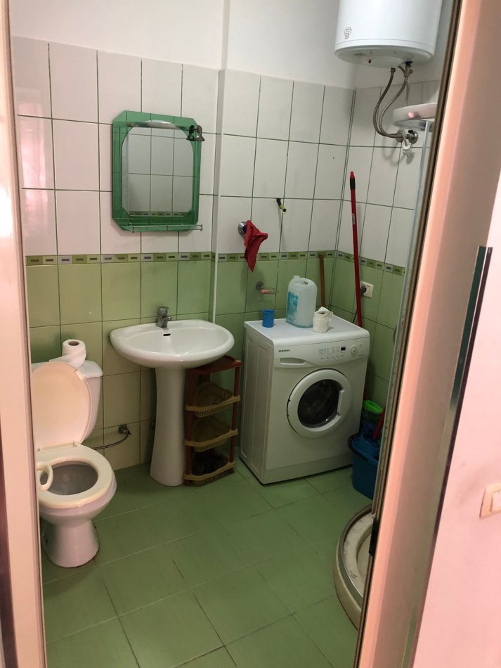 Lezhe Shengjin, jepet me qera apartament 1+1+Ballkon Kati 1, 56 m² 200 € 