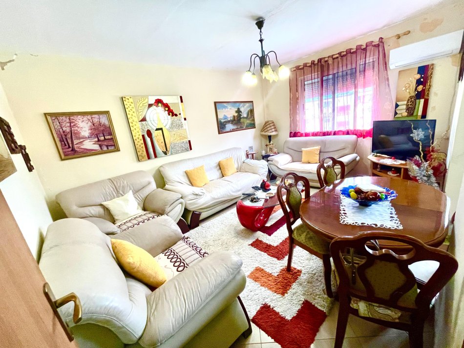 Tirane, shitet apartament 2+1+Aneks+Ballkon Kati 5, 75 m² 75.000 € (Allias)
