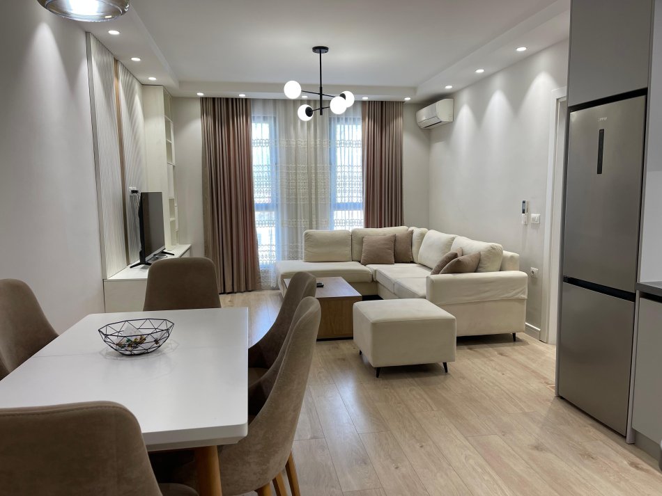 Tirane, shes apartament 2+1+Ballkon Kati 4, 94 m² 140.000 € (Casa Italia, ish Dogana)