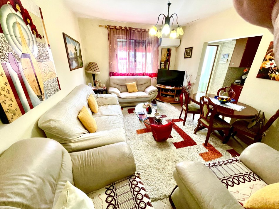 Tirane, shitet apartament 2+1+Aneks+Ballkon Kati 5, 75 m² 75.000 € (Allias)