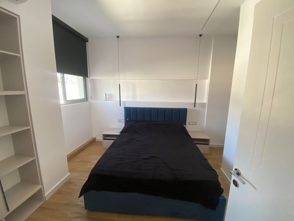Tirane, jap me qera apartament 1+1 Kati 9, 65 m² 650 € (Rruga e Dibrës)
