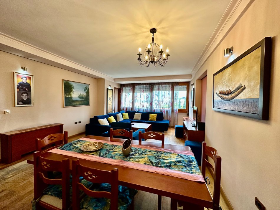 Tirane, jepet me qera apartament 3+1+A+BLK Kati 5, 160 m² 1.300 Euro (Rruga e Elbasanit)