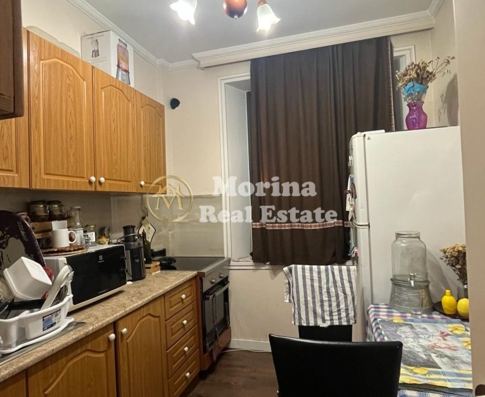 Tirane, jepet me qera apartament 2+1 Kati 2, 90 m² 500 € (Laprake)