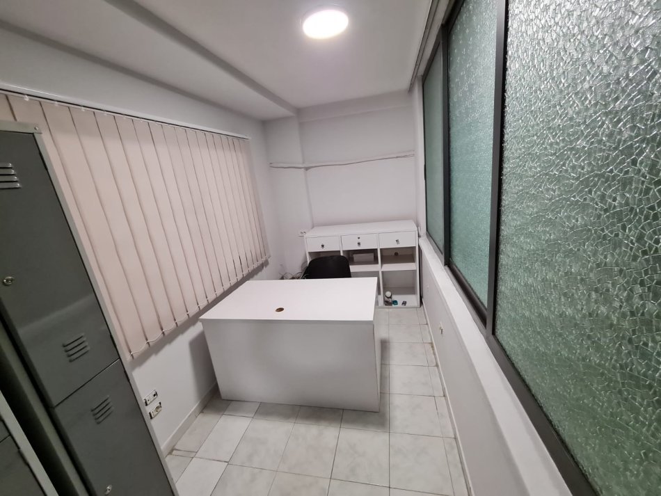 Tirane, jepet me qera ambjent biznesi Kati 1, 120 m² 790 € 