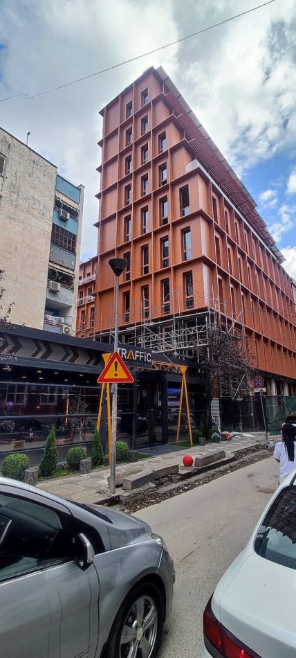 Tirane, shiten- jepen me qera, zyra apartamente, dyqane Kati 1, 80 m² Lsi - (Sami Frasheri)