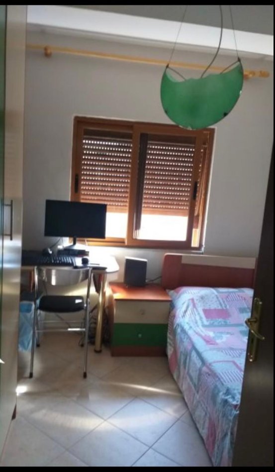Tirane, shitet apartament 3+1 Kati 5, 80 m² 110.000 € 