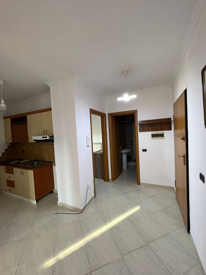 Tirane, jepet me qera/Shitje apartament 2+1 Kati 10, 85 m² 600 € (9-katshet, Prokuroria e Pergjithshme)