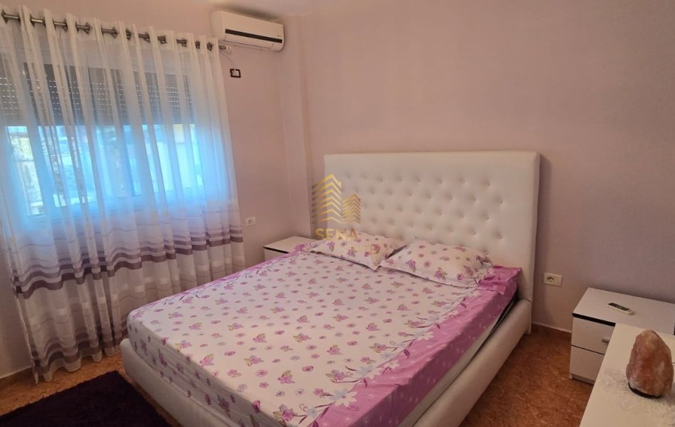 Tirane, jepet me qera apartament 1+1 Kati 6, 55 m² 500 € (Rruga Vaçe Zela)