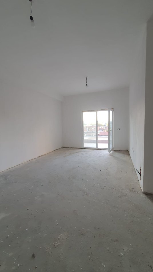Tirane, shitet apartament 2+1 Kati 2, 117 m² 158.000 € (LAPRAKE)