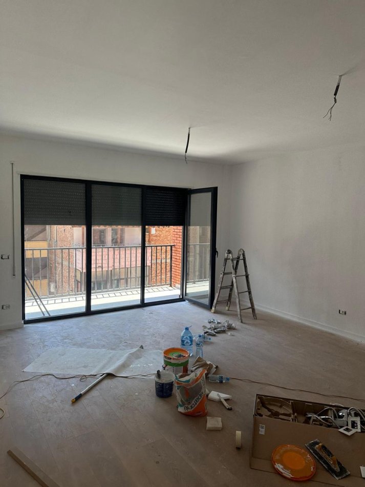 Tirane, jepet me qera ambjent biznesi Kati 2, 67 m² 800 € (Myslym Shyri)