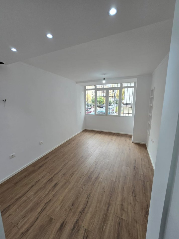 Tirane, shitet apartament 2+1 Kati 2, 65 m² 120.000 € (Ferit Xhajko)