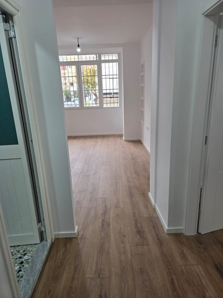 Tirane, shitet apartament 2+1 Kati 2, 65 m² 120.000 € (Ferit Xhajko)