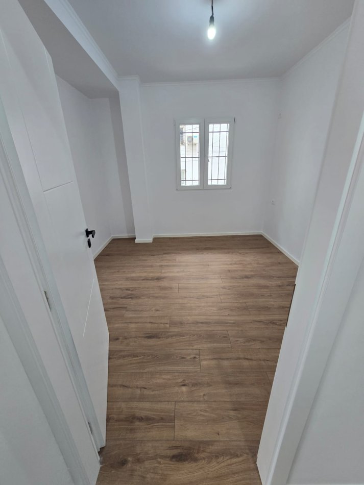 Tirane, shitet apartament 2+1 Kati 2, 65 m² 120.000 € (Ferit Xhajko)