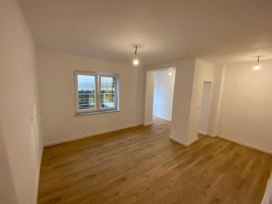 Tirane, shitet apartament 2+1 Kati 2, 83 m² 185.000 € (Blloku i Ambasadave, Tirane)