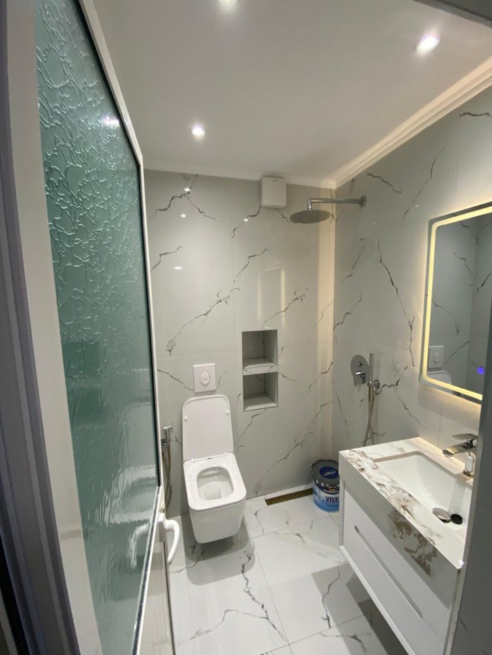 Tirane, shitet apartament 2+1+Ballkon Kati 2, 94 m² 185.000 € (Blloku i Ambasadave)