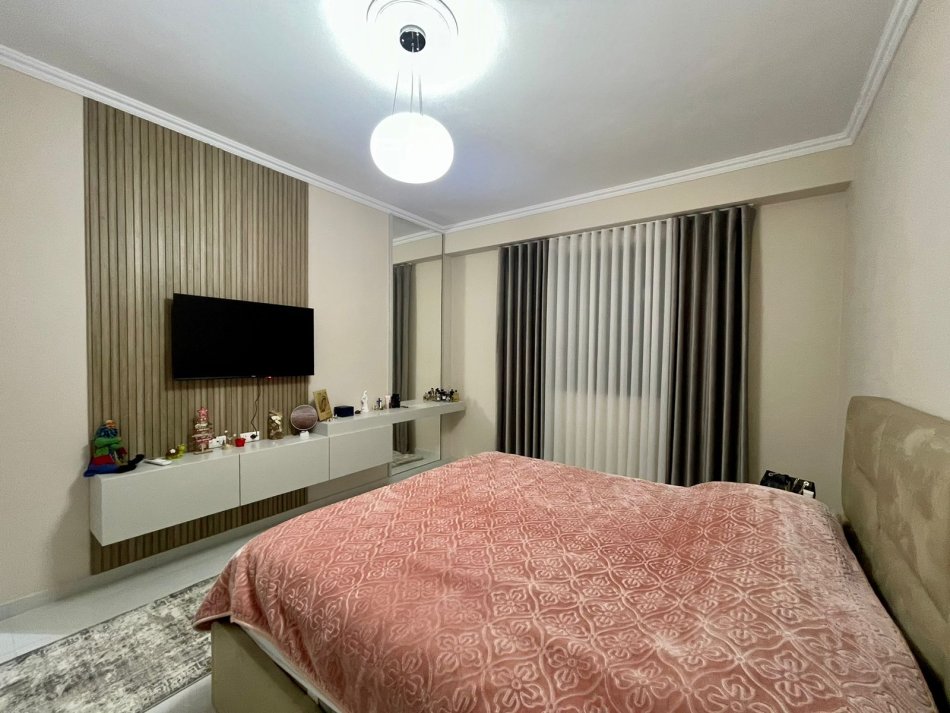 Tirane, jepet me qera apartament 2+1+Ballkon Kati 7, 107 m² 600 € (Astir, Kompleksi Urban Gate)