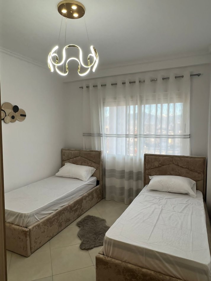 Tirane, shitet apartament 2+1+Ballkon Kati 8, 98 m² 143.000 € (Astir)