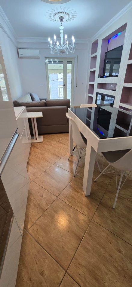 Tirane, shitet apartament 1+1 Kati 3, 57 m² 135.000 € (Rruga Ndre Mjeda)