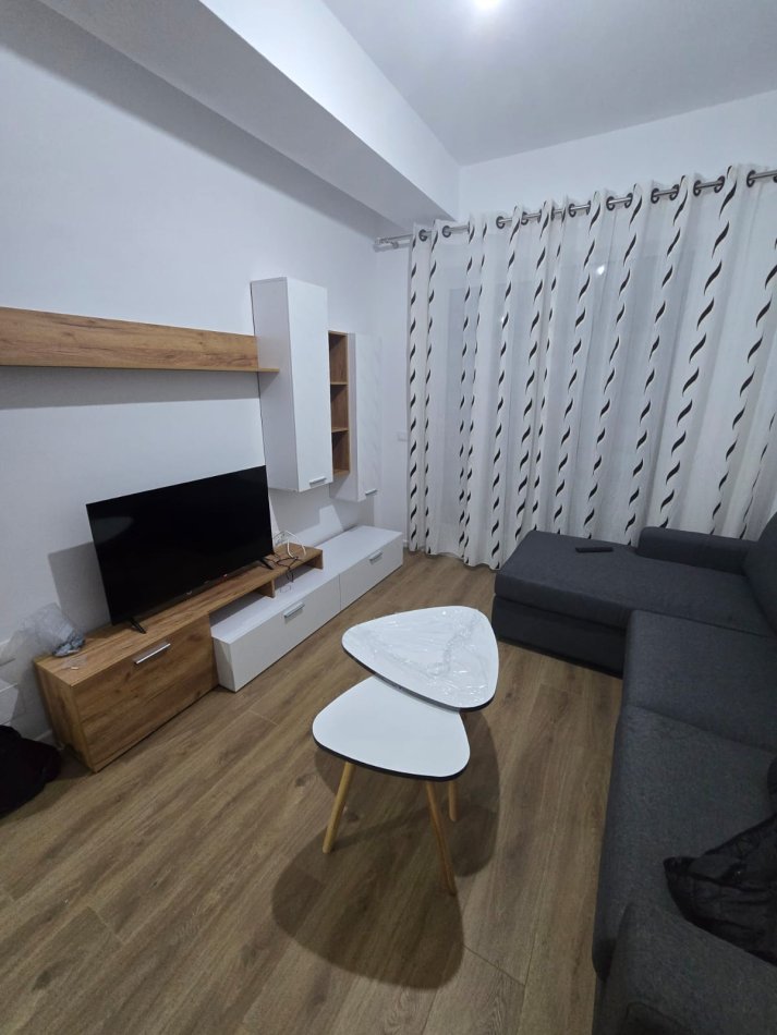 Tirane, jepet me qera apartament 1+1+Ballkon Kati 5, 60 m² 400 € (Pasho Hysa)