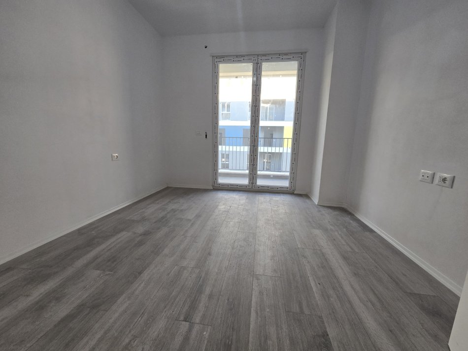 Tirane, shitet apartament 2+1+Ballkon Kati 6, 106.000 € (Univers City)