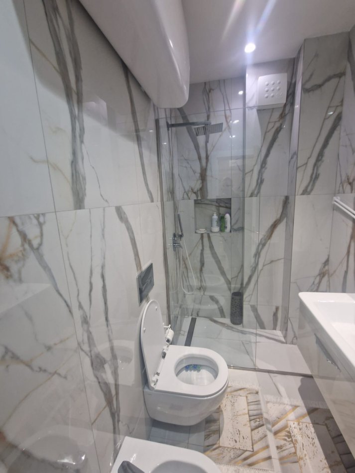 Tirane, shitet apartament 2+1+Aneks+Ballkon , 101 m² 300.000 € (Komuna e Parisit)