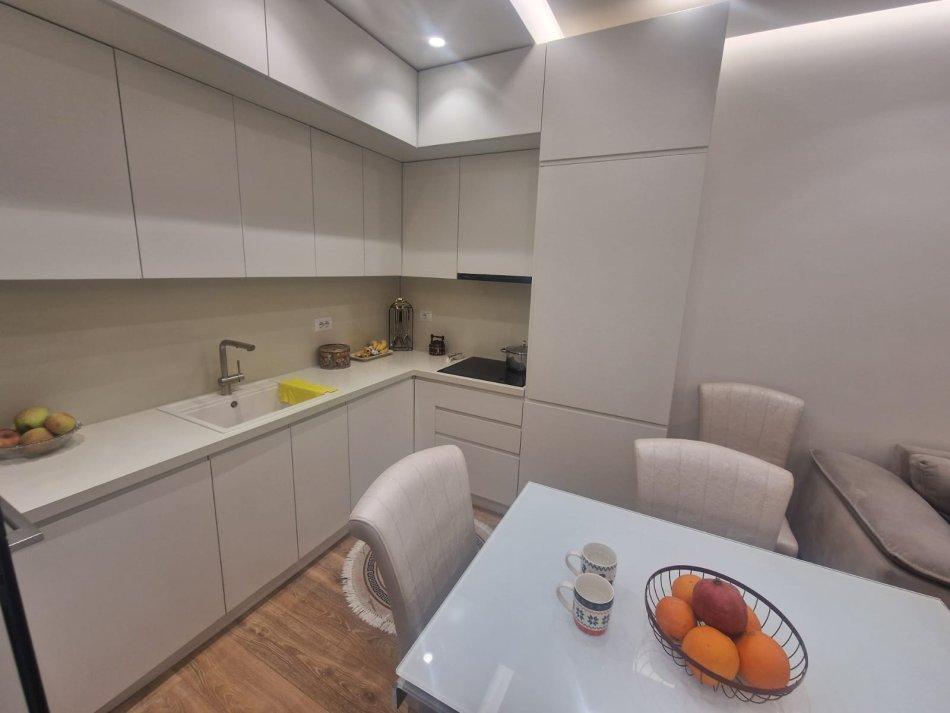 Tirane, shitet apartament 2+1+Aneks+Ballkon , 101 m² 300.000 € (Komuna e Parisit)