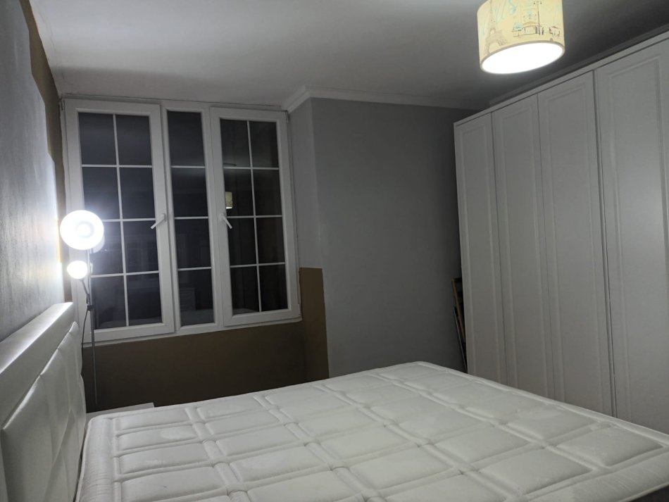 Tirane, jepet me qera apartament 1+1 Kati 3, 70 m² 400 € (Astir)