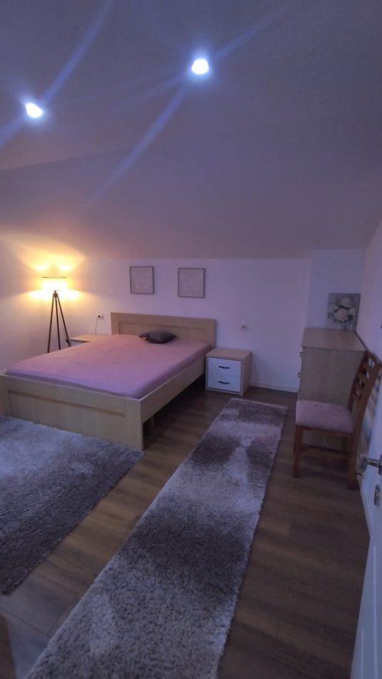 Tirane, jepet me qera apartament 1+1 Kati 4, 65 m² 400 € (Rruga kavajes)