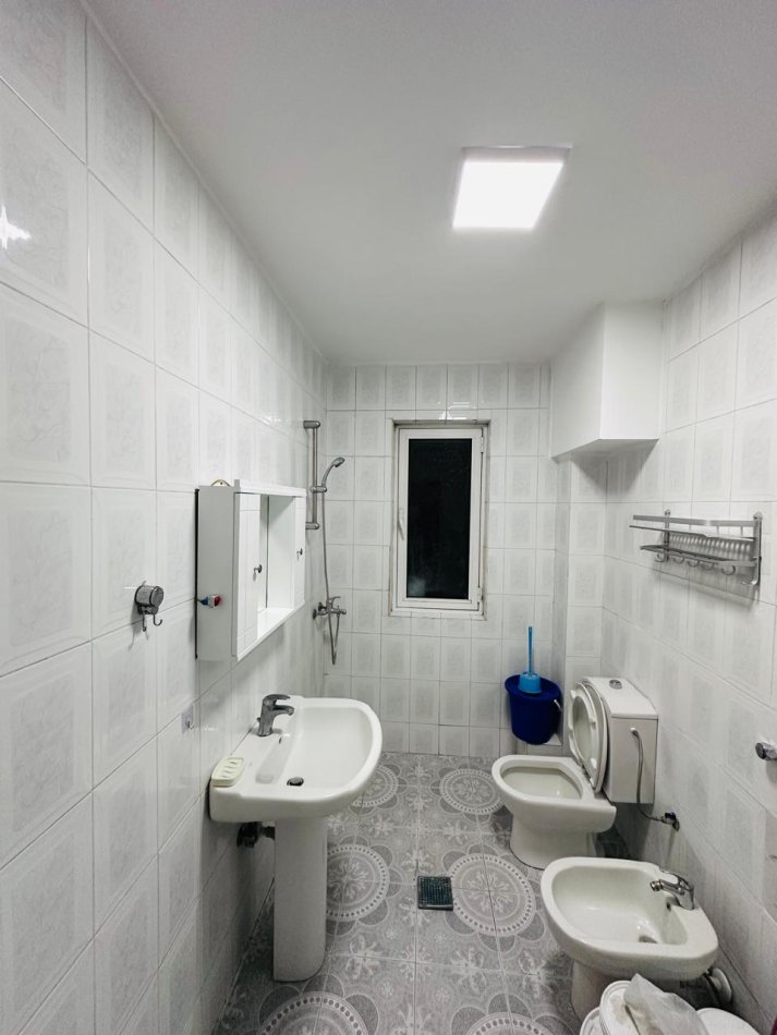 Tirane, jepet me qera apartament 3+1 Kati 4, 100 m² 530 € (Rruga elbasanit)