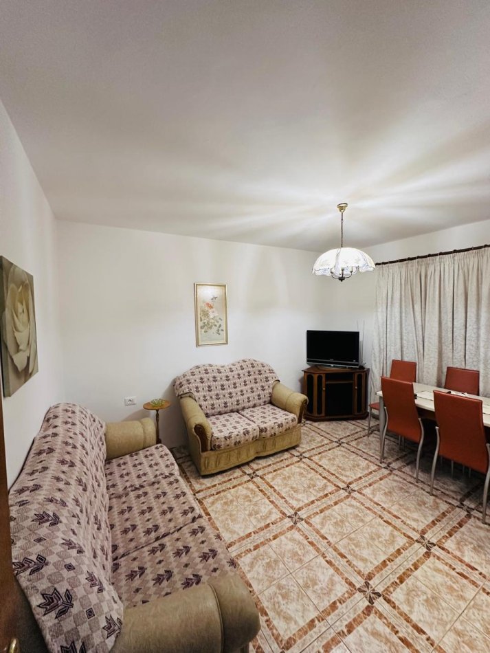 Tirane, jepet me qera apartament 3+1 Kati 4, 100 m² 530 € (Rruga elbasanit)