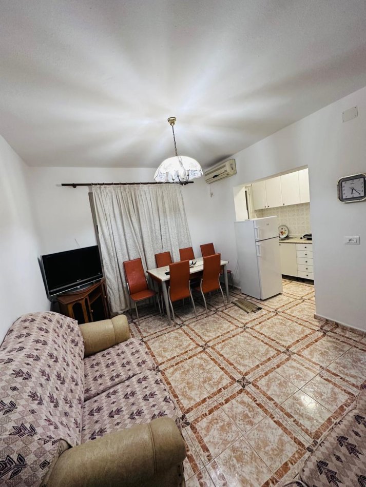 Tirane, jepet me qera apartament 3+1 Kati 4, 100 m² 530 € (Rruga elbasanit)